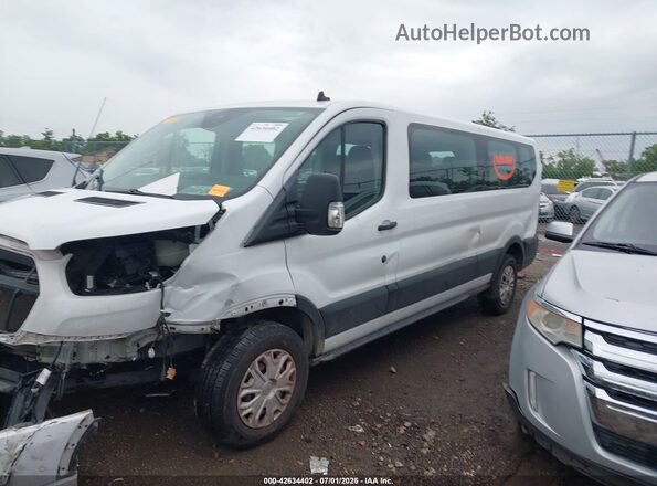1FBAX2Y82MKA49303 2021 FORD PASSENGER White Սալոնի 360 աստիճան տեսք
