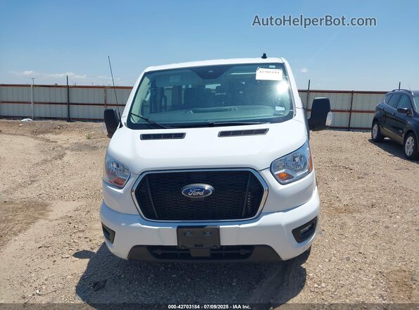 1FBAX2Y89NKA67668 2022 FORD PASSENGER Белый Вид щитка приборов