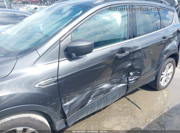 1FMCU0GD7JUD33912 2018 FORD ESCAPE Gray Front view