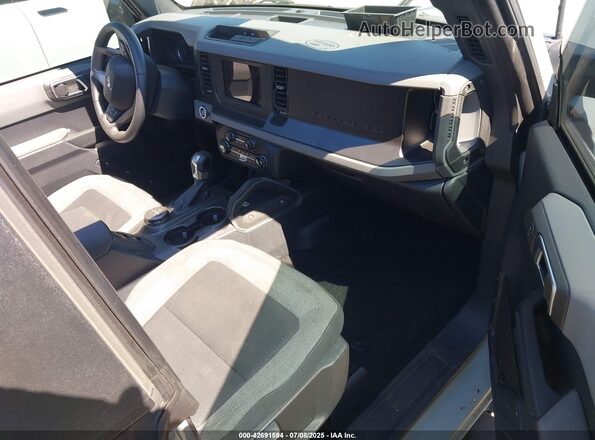 1FMEE5BP1PLB29674 2023 FORD BRONCO Silver Front interior view