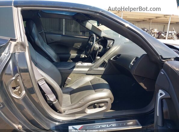 1G1YH2D70H5111704 2017 CHEVROLET CORVETTE Черный Вид салона спереди