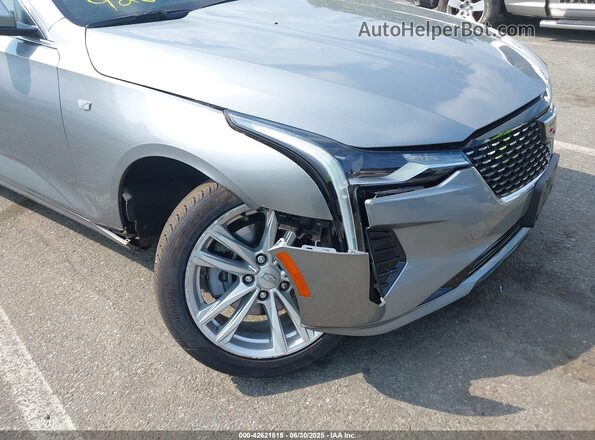 1G6DK5RK0S0101249 2025 CADILLAC CT4 Silver Widok z przodu