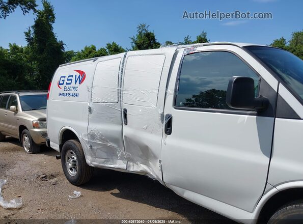 1GCWGAFP9N1267476 2022 CHEVROLET EXPRESS White Front view