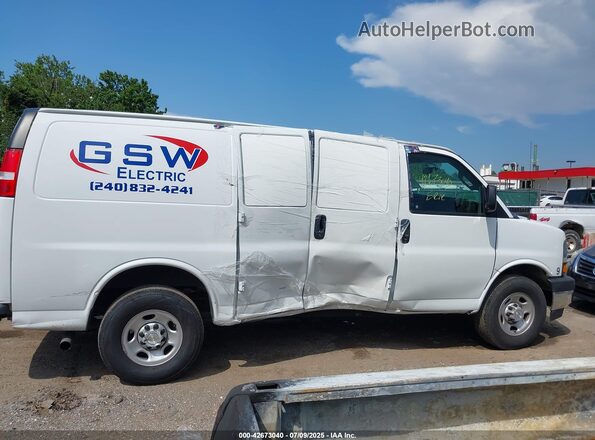 1GCWGAFP9N1267476 2022 CHEVROLET EXPRESS White Rear interior view