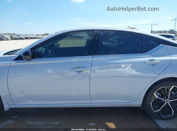 1N4BL4CWXPN360385 2023 NISSAN ALTIMA Серый Панорамный вид салона 360°