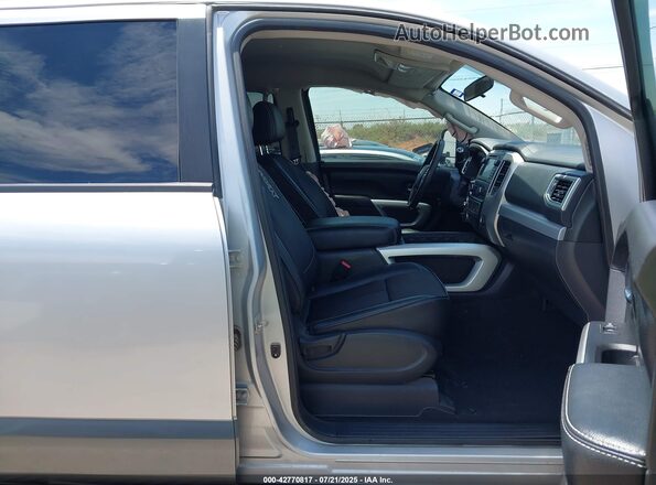 1N6BA1F43GN516708 2016 NISSAN TITAN XD Silver Вид салону спереду