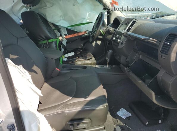 1N6ED0EB0MN705391 2021 NISSAN FRONTIER Серебряный Вид салона спереди