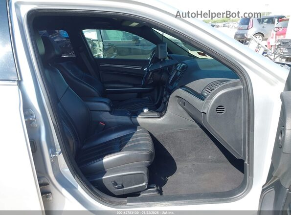 2C3CCABG6MH529205 2021 CHRYSLER 300 Silver Vista interior delantera