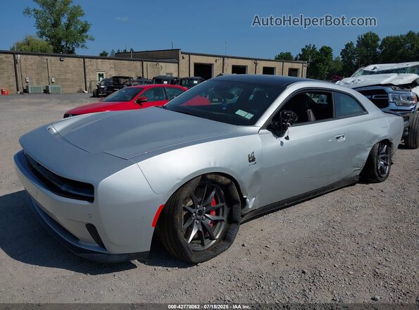2C3CDBDKXRR205437 2024 DODGE CHARGER Silver წინა მარცხენა ხედი სამი მეოთხედიდან