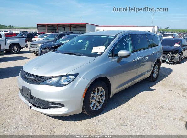 2C4RC1CG6PR596339 2023 CHRYSLER VOYAGER Silver Vista tres cuartos delantera izquierda