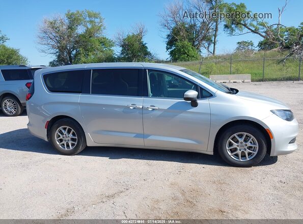 2C4RC1CG6PR596339 2023 CHRYSLER VOYAGER Silver Vista interior trasera