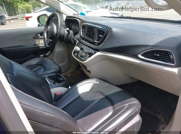 2C4RC1DG1LR157610 2020 CHRYSLER VOYAGER Синий Вид салона спереди