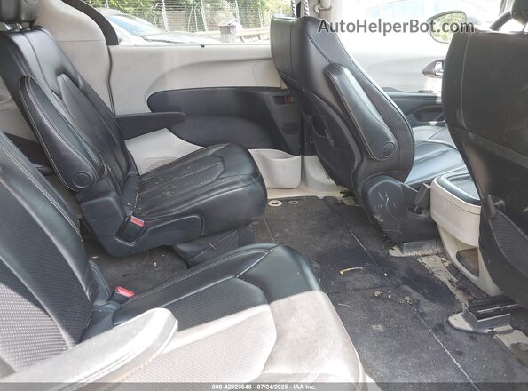 2C4RC1DG1LR157610 2020 CHRYSLER VOYAGER Синий Вид наклейки с VIN-кодом