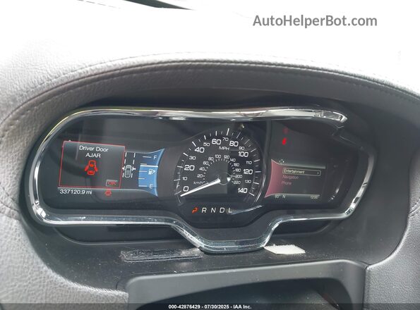 2LMHJ5NK1JBL01805 2018 LINCOLN MKT Black Widok tylnych siedzeń