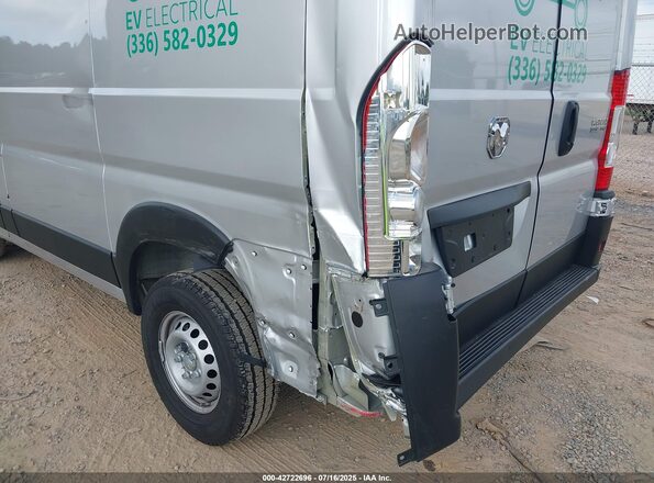 3C6LRVNG3RE128332 2024 RAM PROMASTER 1500 Silver Widok z przodu