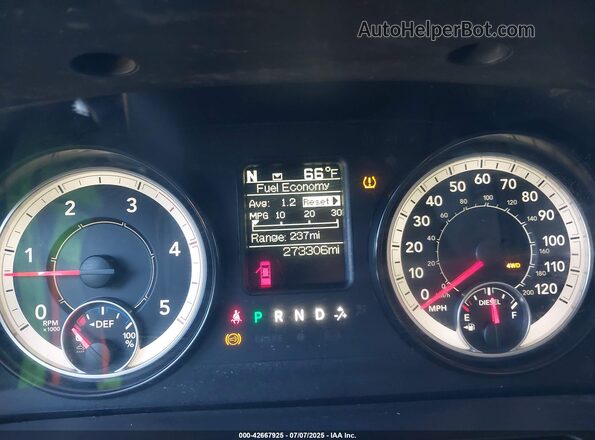 3C6UR5CL0HG529652 2017 RAM 2500 White Rear seats view