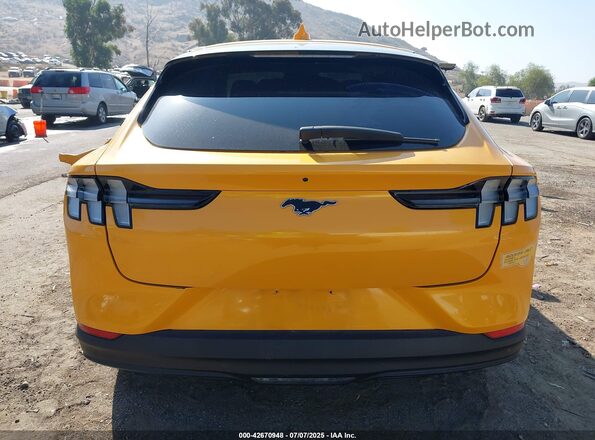 3FMTK1RM2NMA18986 2022 FORD MUSTANG MACH-E Yellow 