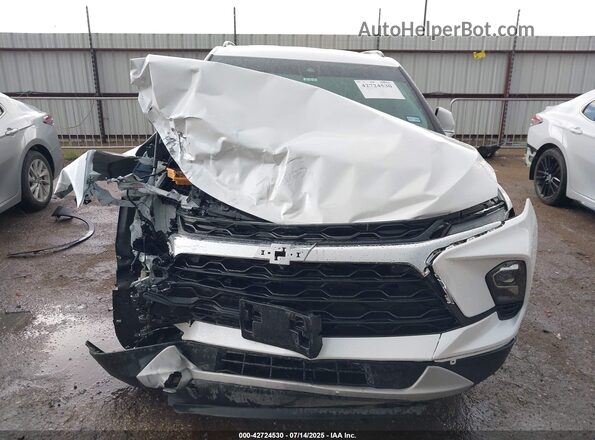 3GNKBDR40RS199077 2024 CHEVROLET BLAZER White Widok wnętrza z tyłu