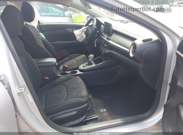 3KPF24AD5ME364571 2021 KIA FORTE Silver Սալոնի դիմացի տեսք
