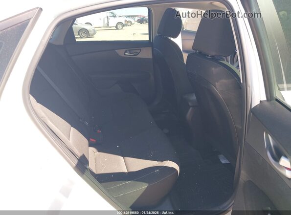 3KPF24AD6ME277214 2021 KIA FORTE White Widok naklejki z numerem VIN