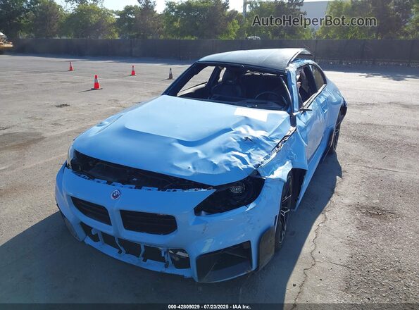 3MF13DM02P8C92129 2023 BMW M2 Light Blue Widok z przodu