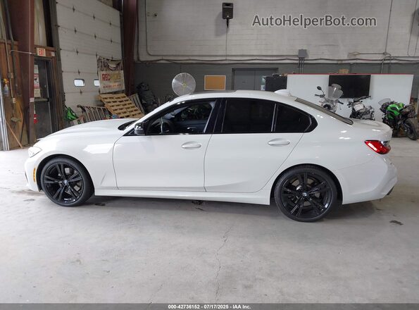 3MW5R7J04M8C18454 2021 BMW OTHER White 360 interior view