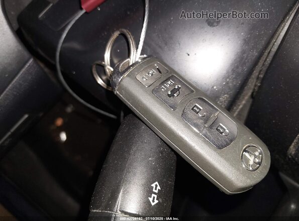 3MYDLBYV9HY193501 2017 TOYOTA YARIS IA Синий Вид панели приборов