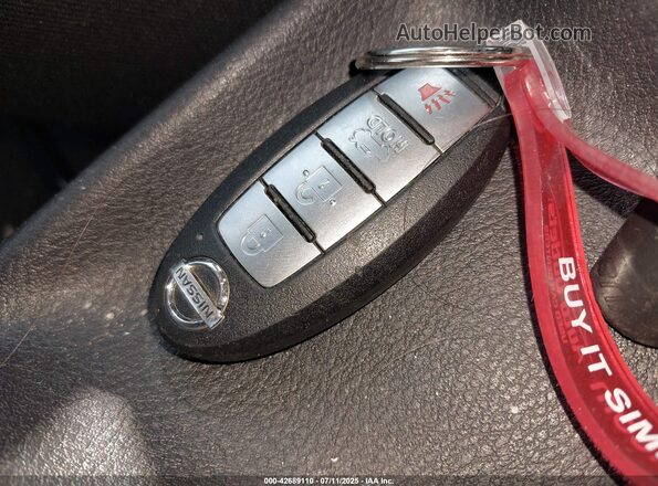 3N1CN8EV6ML865388 2021 NISSAN VERSA Серебряный Вид панели приборов