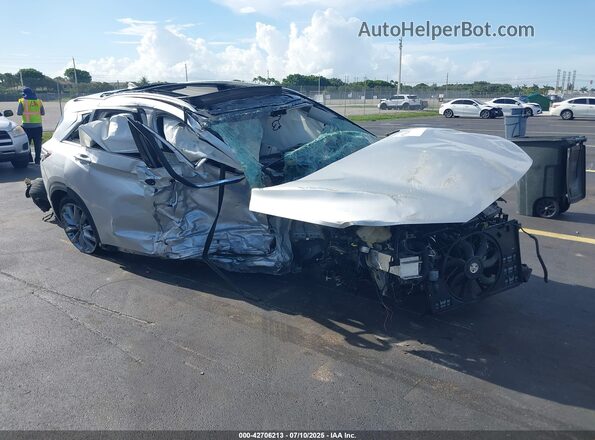 3PCAJ5M13LF107227 2020 INFINITI QX50 Серебряный Передняя правая четверть