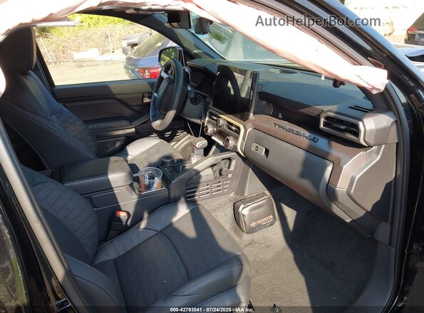 3TYLC5LN9ST029137 2025 TOYOTA TACOMA Black Սալոնի դիմացի տեսք