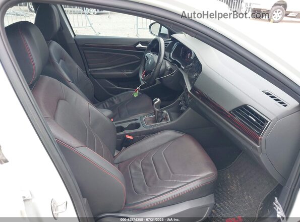 3VW1T7BU3PM004195 2023 VOLKSWAGEN JETTA White წინა სალონის ხედი