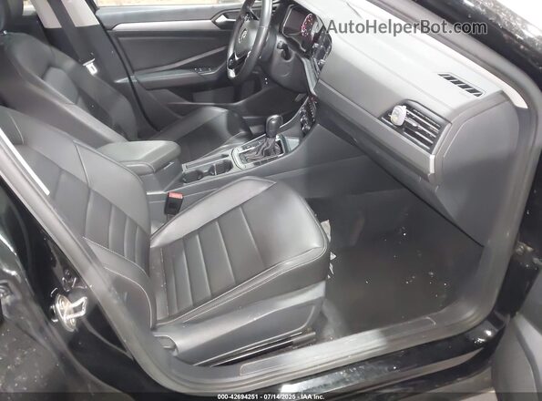 3VWC57BU8MM032959 2021 VOLKSWAGEN JETTA Черный Вид салона спереди