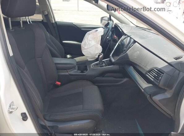4S4BTACC5M3170933 2021 SUBARU OUTBACK White Front interior view