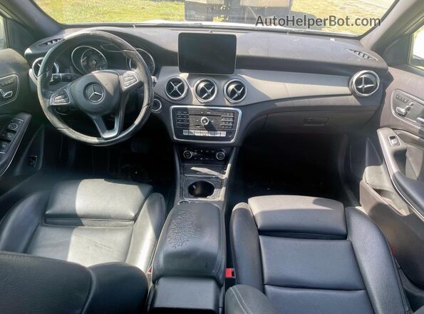 WDCTG4EB4JJ449424 2018 MERCEDES-BENZ GLA-CLASS White Widok tylnych siedzeń