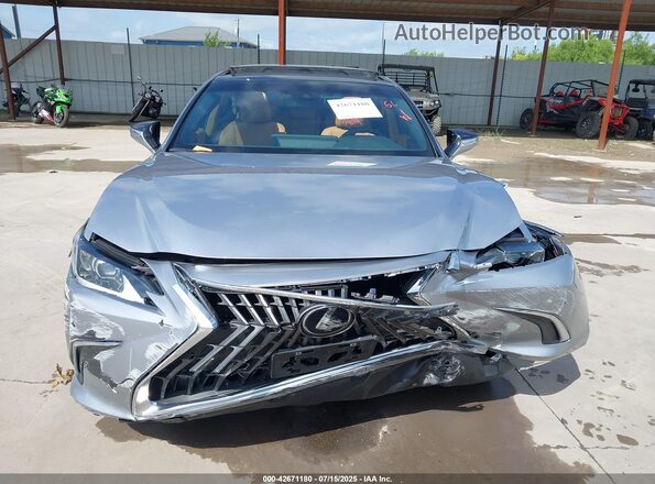 58ADZ1B12SU187342 2025 LEXUS ES 350 Silver Rear interior view