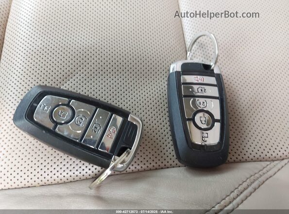 5LM5J7XC2LGL05998 2020 LINCOLN AVIATOR Red Widok deski rozdzielczej