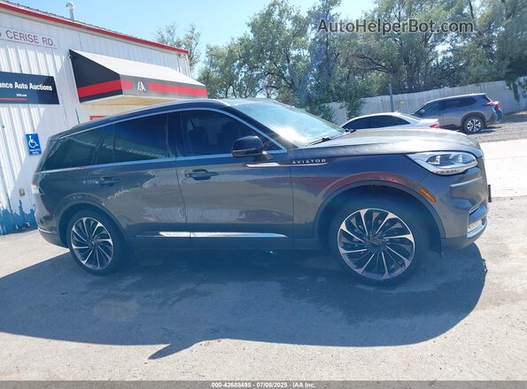 5LM5J7XC9LGL25102 2020 LINCOLN AVIATOR Gray Vista interior trasera
