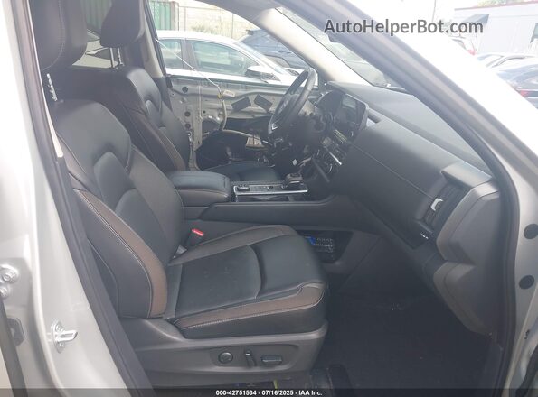 5N1DR3CC4PC256001 2023 NISSAN PATHFINDER Silver Widok wnętrza z przodu