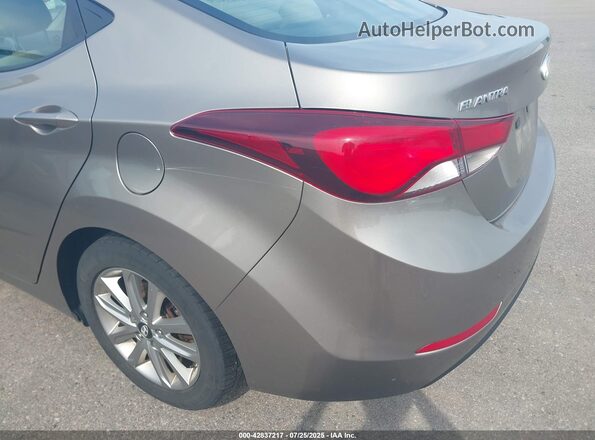 5NPDH4AE4GH652998 2016 HYUNDAI ELANTRA Gold Widok z przodu