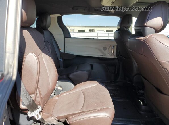5TDESKFC9PS100229 2023 TOYOTA LIMITED Red Вид задньої частини салону