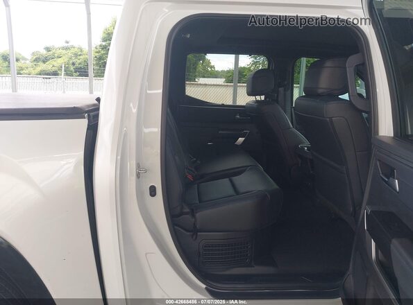 5TFNC5DB2RX048819 2024 TOYOTA TUNDRA HYBRID White Widok naklejki z numerem VIN