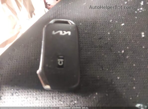 5XYK7CAF3PG115155 2023 KIA SPORTAGE White Dashboard view