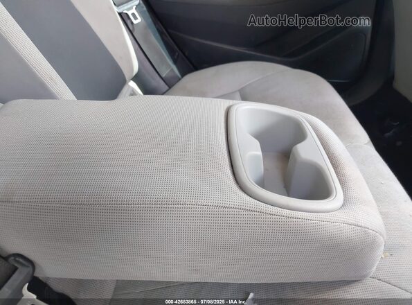 5YFEPMAE2MP225910 2021 TOYOTA LL White 