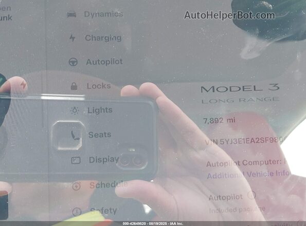 5YJ3E1EA2SF980647 2025 TESLA MODEL 3 Gray Widok tylnych siedzeń