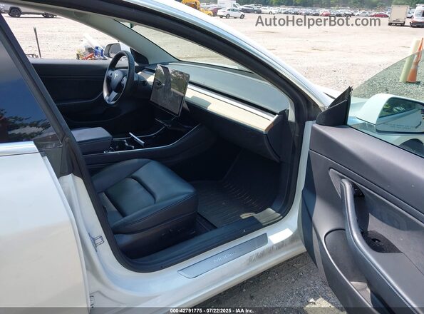 5YJ3E1EB6LF650486 2020 TESLA MODEL 3 White Vista interior delantera