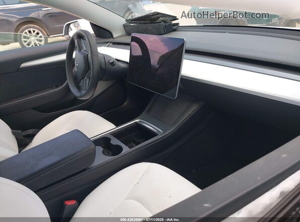 5YJ3E1EB9NF239084 2022 TESLA MODEL 3 White წინა სალონის ხედი