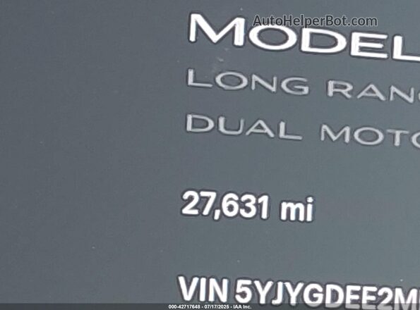5YJYGDEE2MF242063 2021 TESLA MODEL Y Gray Панорамний вид салону 360°