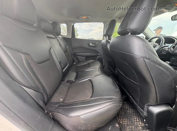 3C4NJDBB4MT588325 2021 JEEP COMPASS White Vista interior delantera