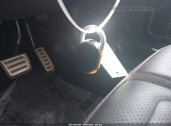 7FCTGAAL8NN002767 2022 RIVIAN R1T White Առջևի վահանակի տեսք