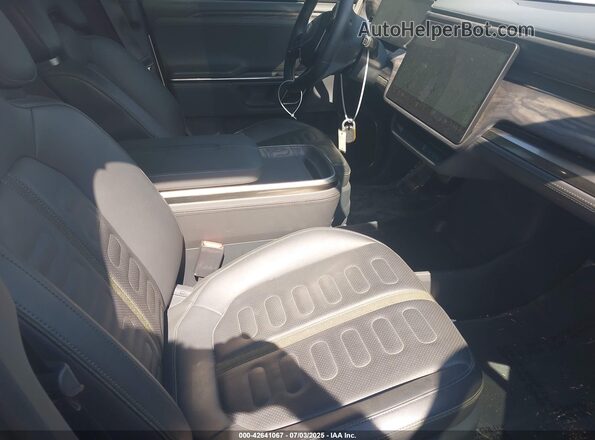 7FCTGAAL8NN002767 2022 RIVIAN R1T White Սալոնի դիմացի տեսք